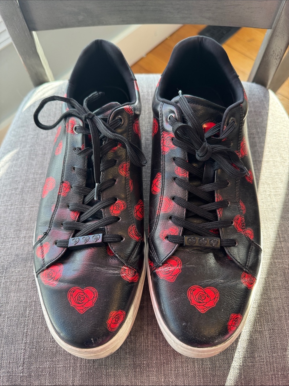 Aldo Black Menโs Shoes Red Flowers Hearts size 11